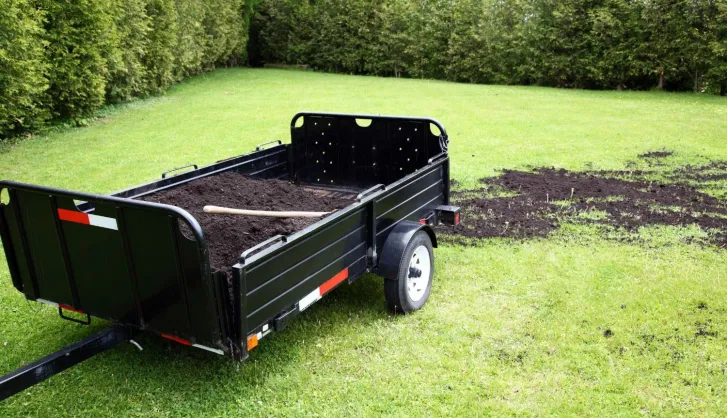 Guide to top dressing your lawn
